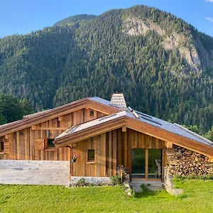 Du Champel Jacuzzi Chalet